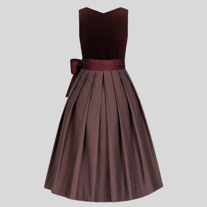 Brown Dirndl Dress Women | Traditional Bavarian Oktoberfest Outfit with Apron | German Trachten Folk Costume